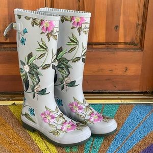 Gray Joules Welly Printed Rain Boots with Adjustable Back- grey, floral, pink